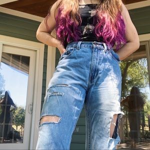 Ripped Bullhead Blue Jeans